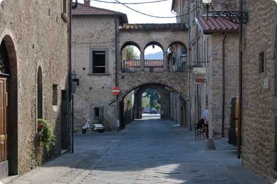 La Strada principale a Filetto in Lunigiana