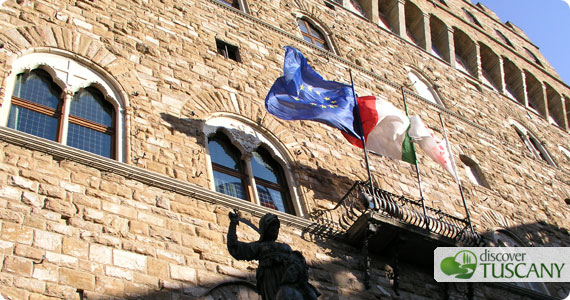 palazzo-vecchio-flags.jpg