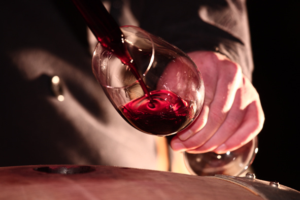 Il Brunello, vino di qualità famoso in tutto il mondo, è prodotto esclusivamente nelle colline di Montalcino