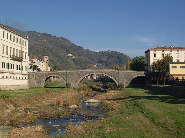 Ponte sul fiume Pescia